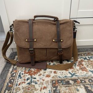 NEWHEY Waxed Canvas/Leather
Classic Pull Leather Laptop/ Messenger Bag